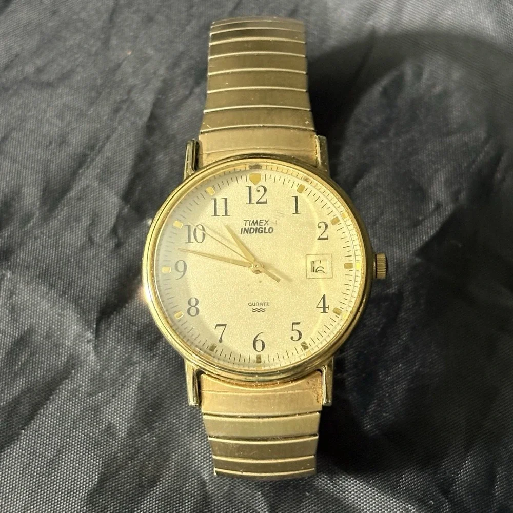 Vintage 1990s Timex Indiglo Quartz Men's Watch With Date Stretch Band Running